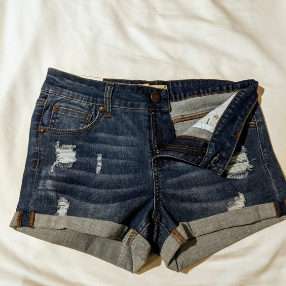 blue savy Pants - Distressed short size 7